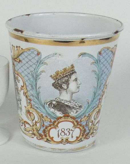 ENGLISH ROYALTY COLLECTIBLES