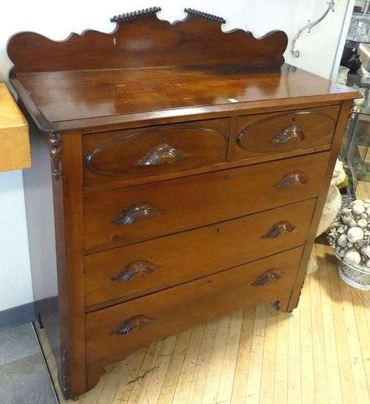 ANTIQUE MAHOGANY CHEST OF DRAWERS