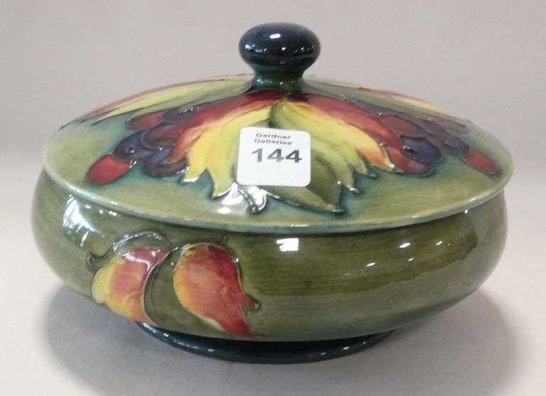 MOORCROFT "GRAPE AND LEAF" COVERED BOWL