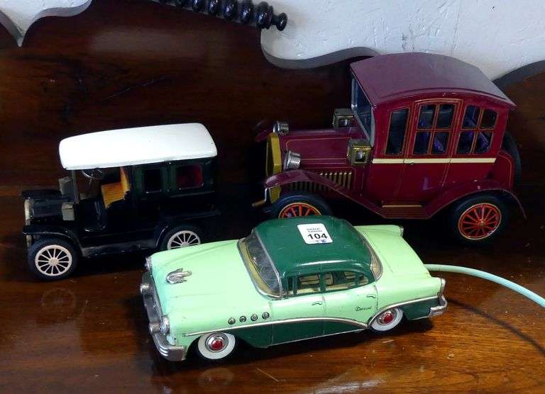 THREE VINTAGE TIN TOYS
