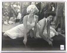 MARILYN MONROE & JANE RUSSELL PHOTO