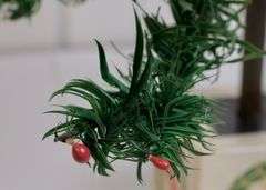 FEATHER CHRISTMAS TREE