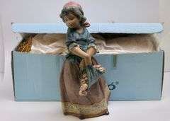 LLADRO FIGURE