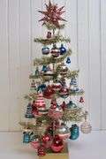 VINTAGE PATRIOTIC CHRISTMAS TREE