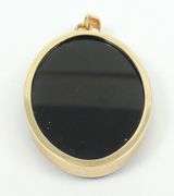 ELEGANT CAMEO PENDANT