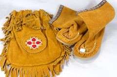 PAIR MOCCASINS & MEDICINE BAG