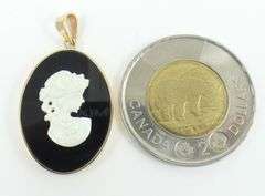 ELEGANT CAMEO PENDANT