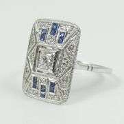 ELEGANT DIAMOND & SAPPHIRE RING