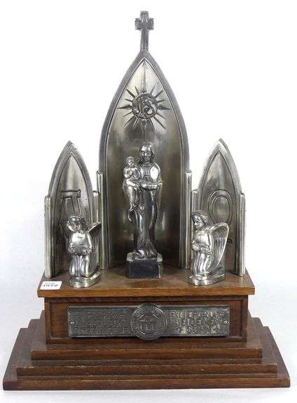 VINTAGE HAUSALTAR MUSIC BOX