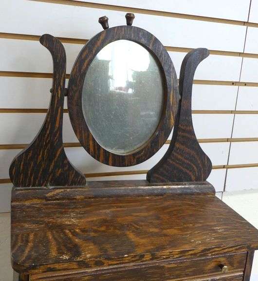 SALESMEN'S SAMPLE DRESSER