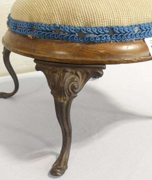 NEEDLEPOINT BUN FOOTSTOOL