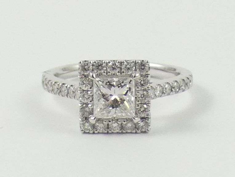 PRINCESS CUT DIAMOND RING