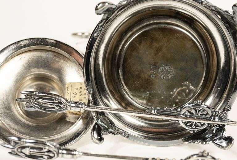 IRIDESCENT GLASS PICKLE CRUET