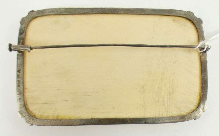 LARGE ANTIQUE CONTINENTAL BROOCH