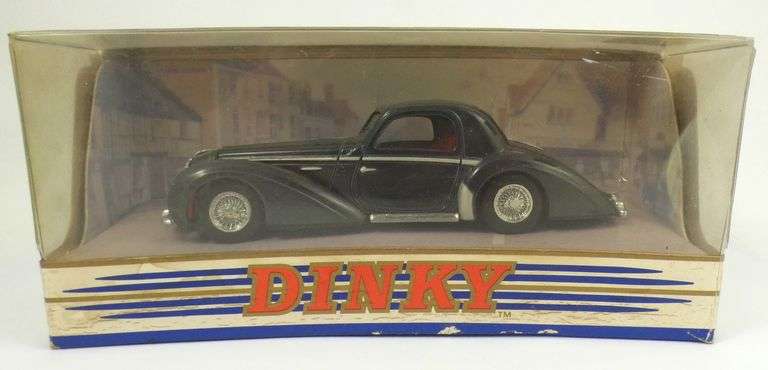 4 DINKY TOYS