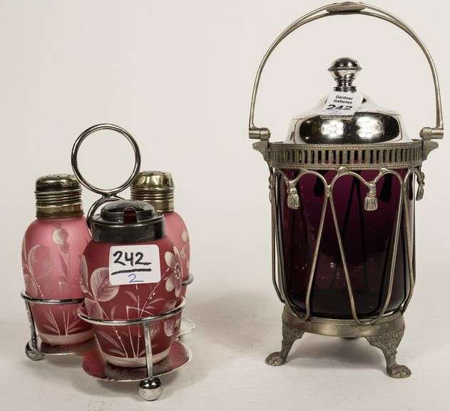 CONDIMENT SET AND JAR