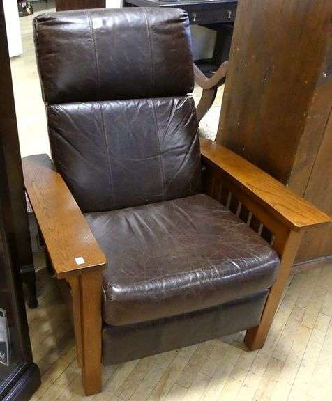 STICKLEY STYLE LEATHER RECLINER