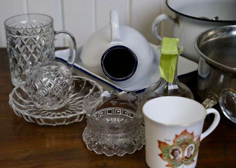 KITCHENWARE AND CHINA
