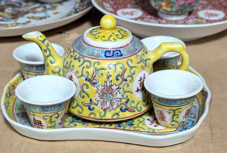 CHINESE PORCELAIN, VASE