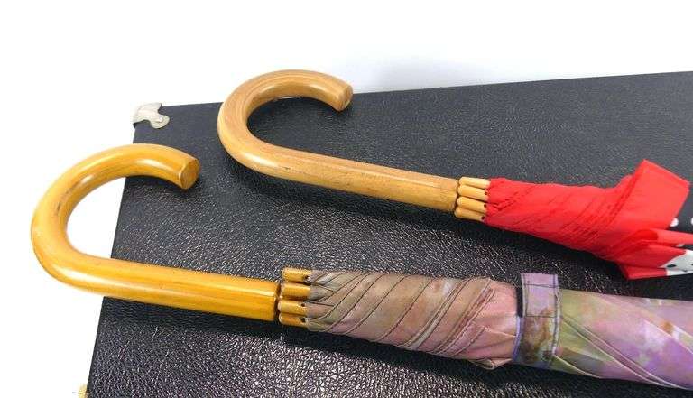 VINTAGE CASED BAGPIPES & UMBRELLAS