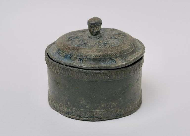 EARLY TOBACCO BOX