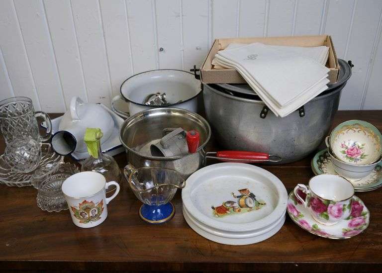 KITCHENWARE AND CHINA