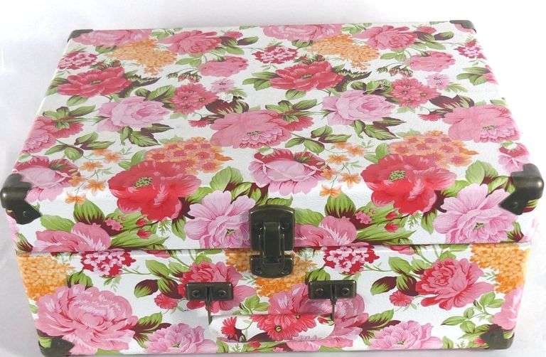 VINYL RECORDS & TURNTABLE