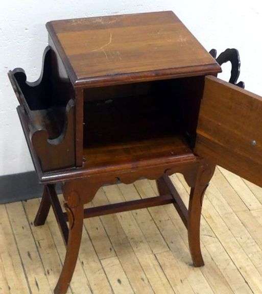 VINTAGE WALNUT TELEPHONE STAND
