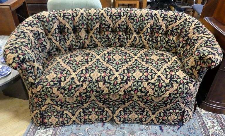 CURVED DECORATOR SETTEE