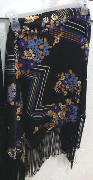 PIANO SCARF & RETRO FLORAL SHAWL