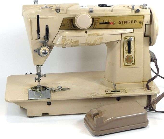 SINGER SEWING MACHINE