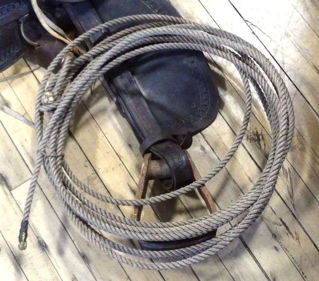 HORSE SADDLE AND LASSO