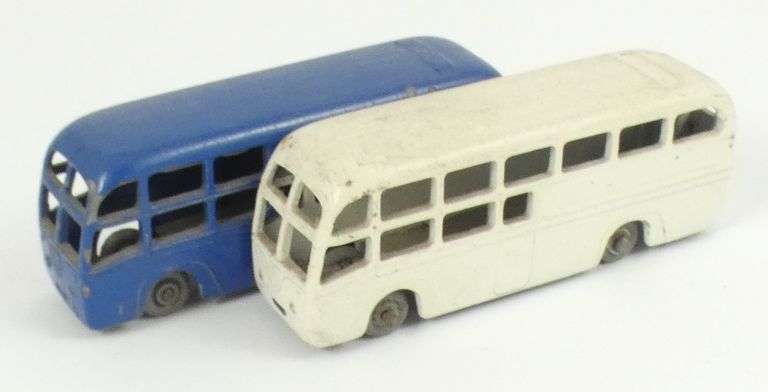 13 LESNEY/MATCHBOX BUSES