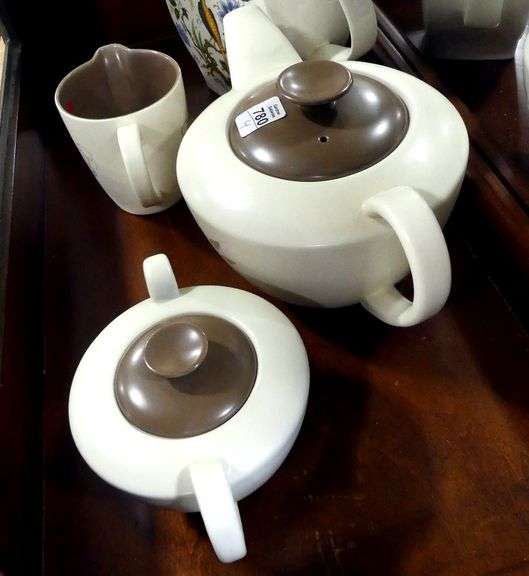 TEAPOT AND POOLE POTTERY TEA SET
