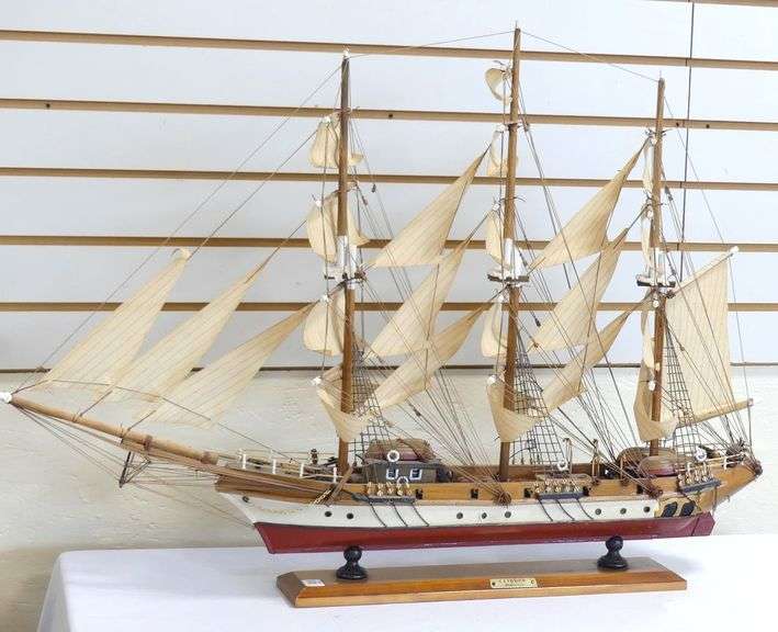 WOODEN "CLIPPER" MODEL SHIP