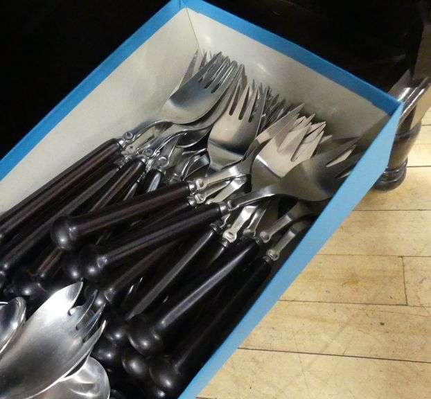 DENBY FLATWARE SERVICE