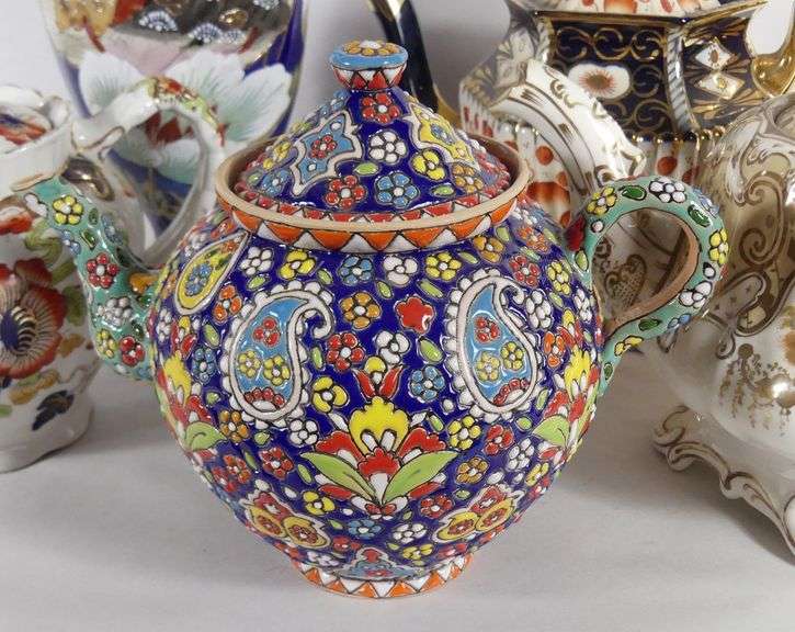 PORCELAIN & ROYALTY COLLECTIBLES