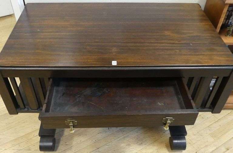 MAHOGANY LIBRARY DESK