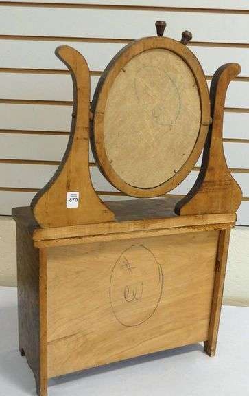 SALESMEN'S SAMPLE DRESSER