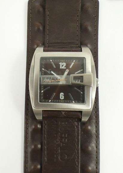 MEN'S DESIGNER QUARTZ WRISTWATCH