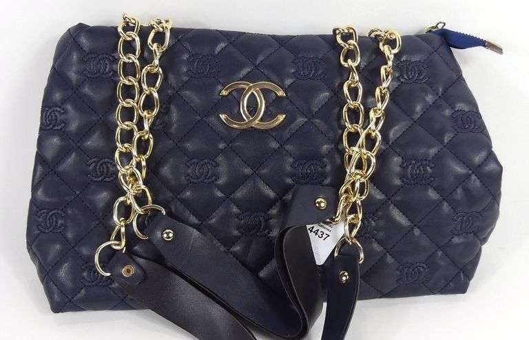 CHANEL LEATHER BAG