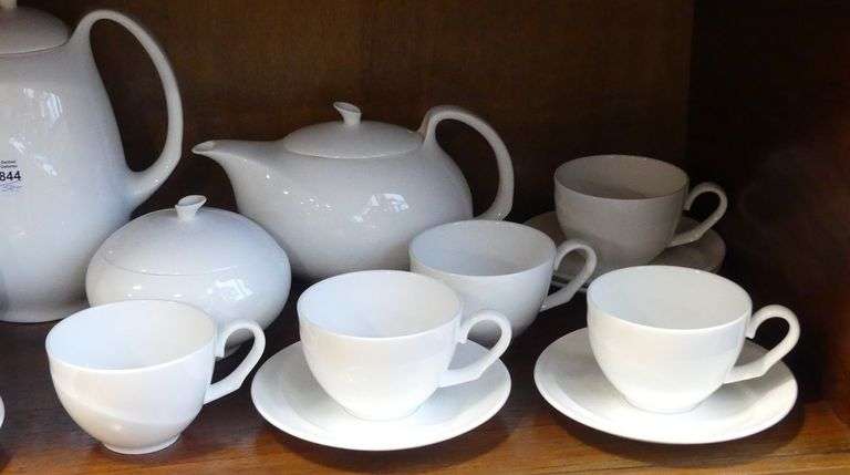 WEDGWOOD "SHAPE 225" TEA AND COFFEE SERVICE