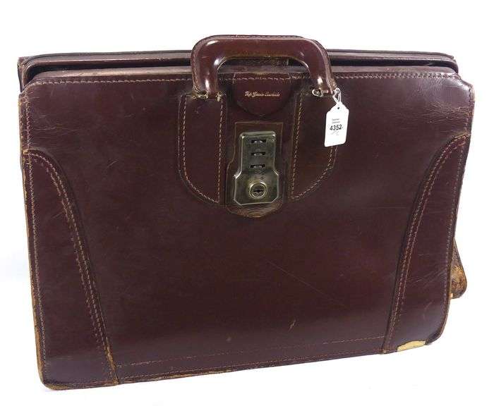 TWO VINTAGE ATTACHE CASES