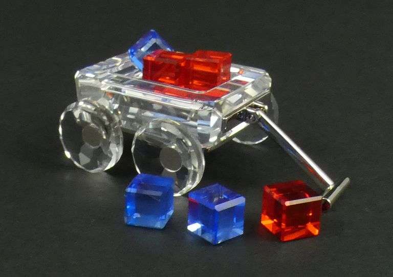 8 SWAROVSKI COLLECTIBLES