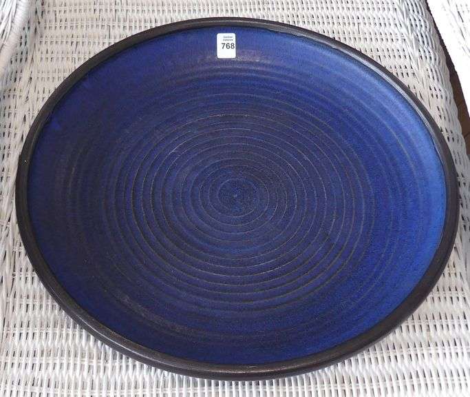 GROVE POTTERY CHARGER