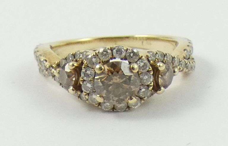 SUITE OF DIAMOND & GOLD JEWELLERY