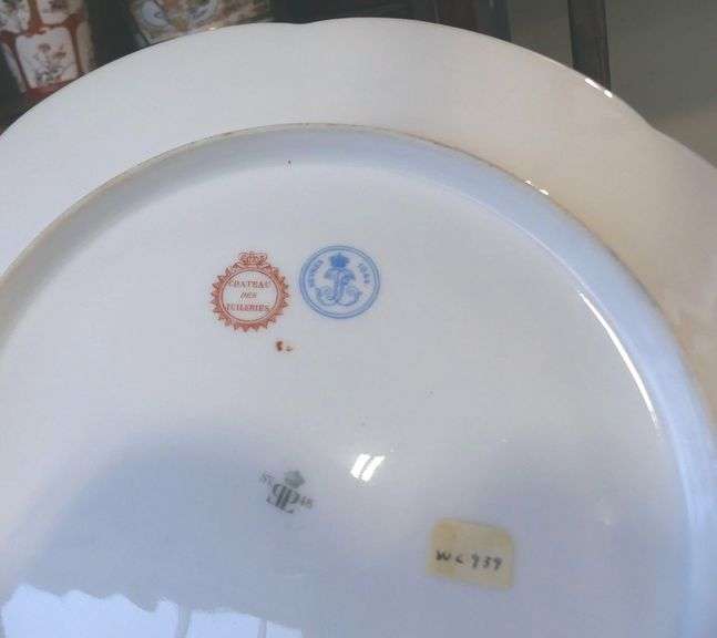 PAIR OF SEVRES PORCELAIN PLATES