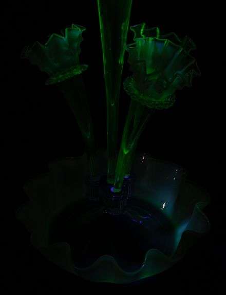 OPALESCENT URANIUM GLASS EPERGNE