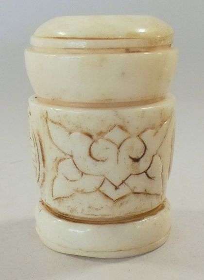 CHINESE IVORY AND BONE ITEMS
