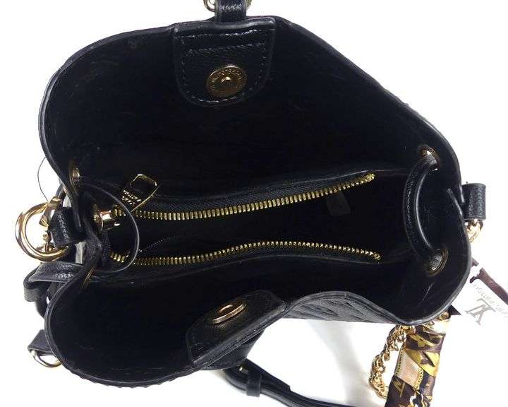 LOUIS VUITTON BUCKET BAG